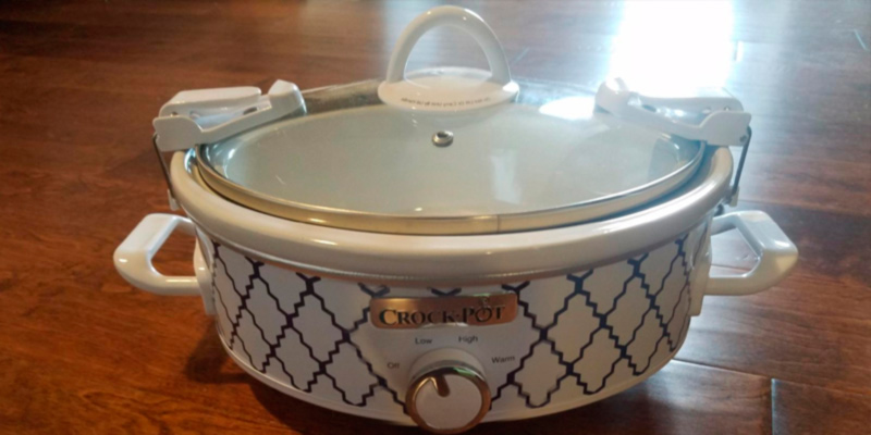 Crock-Pot SCCPCCM250-BT Mini Slow Cooker in the use