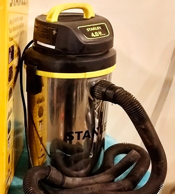 Review of Stanley 4.5 Gallon, 4 Horsepower Wet/Dry Hanging Vacuum