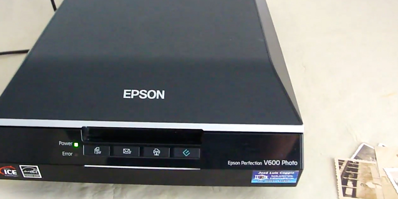 Epson Perfection V600 Flatbed Scanner in the use