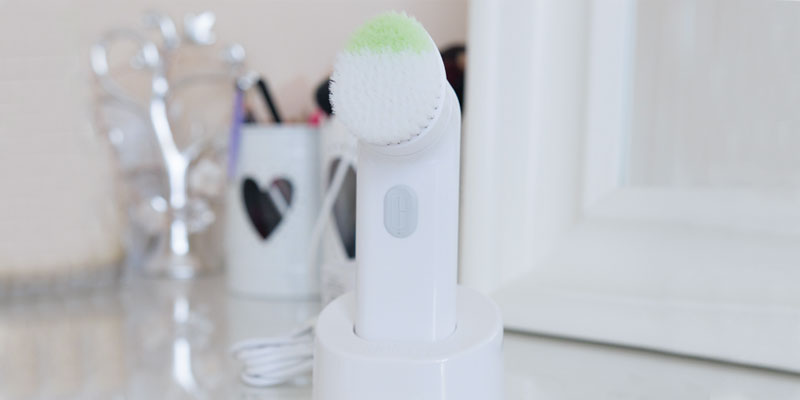 Review of Clinique Sonic System Purifying Cleansing Brush
