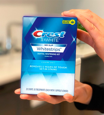 Review of Crest ___3D White Whitestrips Classic Vivid Teeth Whitening Kit