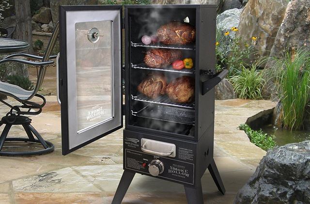 Comparison of Electric Smokers for BBQ Parties