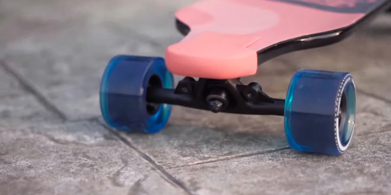 Teamgee H8 Electric Skateboard in the use