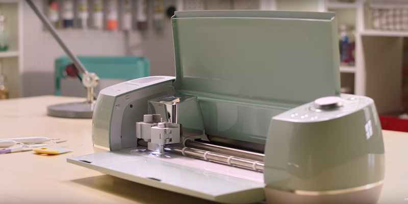 Review of Cricut Explore Air 2 Personal DIY Cutting Machine