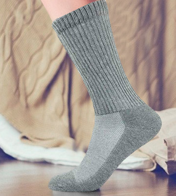 Review of WELL KNITTING Diabetic Socks for Men & Women