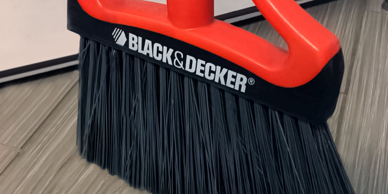 Review of Black & Decker 261019 Angle Broom