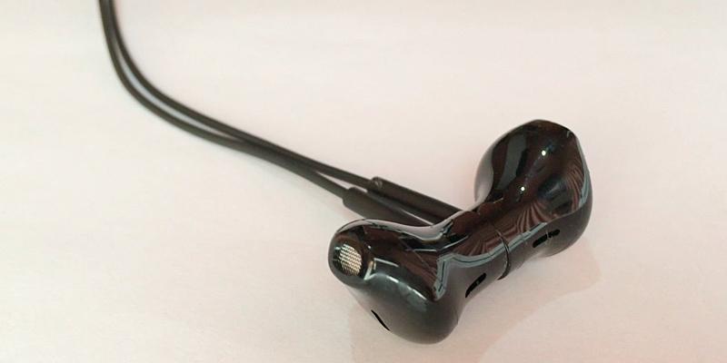 Amazon 55-000239 Premium Headphones in the use