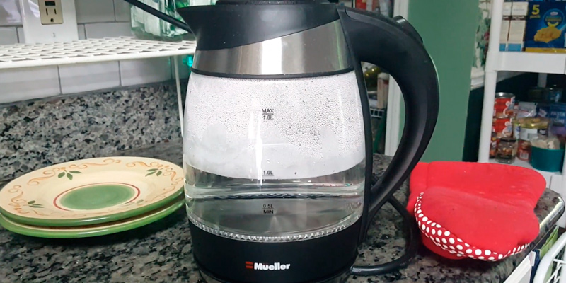 Mueller M99S Premium Electric Kettle with SpeedBoil Tech in the use