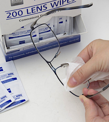 Review of Zeiss 200 Pre-Moistened Eyeglass Cleaning Wipes