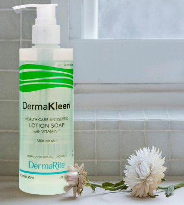Review of DermaKleen Antibacterial Hand Soap
