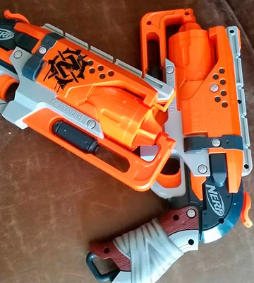 Review of Nerf A4325 Zombie Strike Hammershot Blaster
