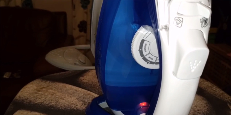 T-fal FV4017 Ultraglide Steam Iron in the use