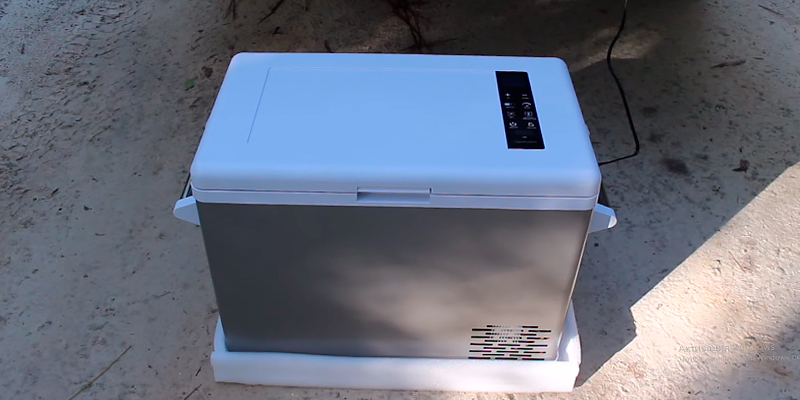 Aspenora 54-Quart 12V Car Refrigerator in the use
