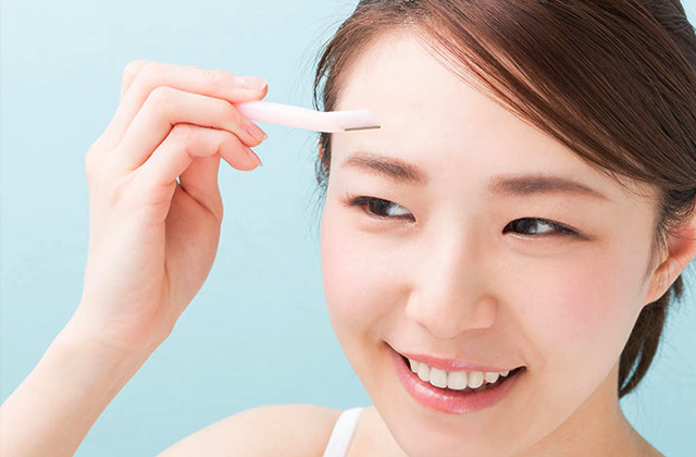 Comparison of Eyebrow Razors to Get Your Best Brows Ever