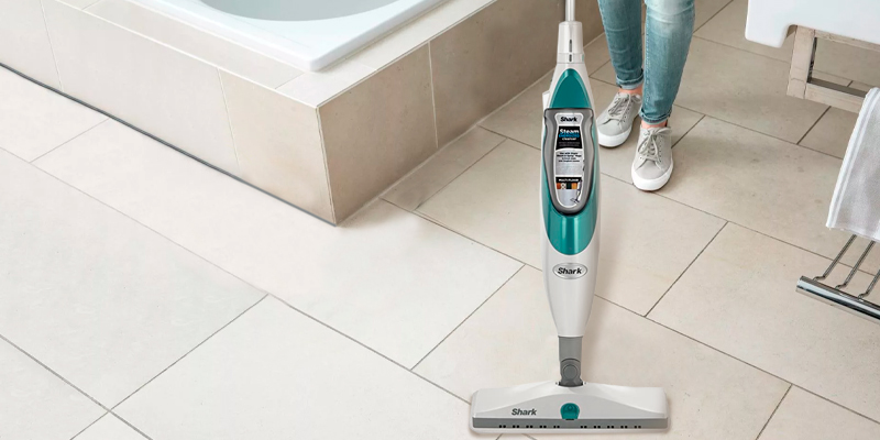 Shark SK410 Steam and Spray Mop in the use