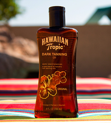 Review of Hawaiian Tropic Dark Tanning Oil