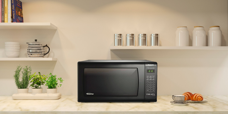 Review of Panasonic NN-SN736B Countertop Microwave Oven with Inverter Technology
