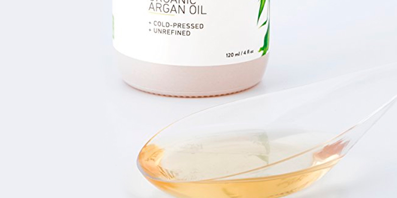 Review of InstaNatural Organic Argan Oil for Hair, Face, Skin and Body - 100% Pure and Certified Organic Cold Pressed Argan Oil of Morocco