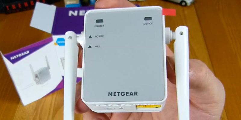 NETGEAR EX6120 WiFi Range Extender in the use