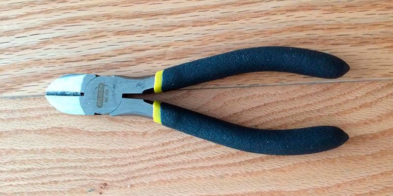 Stanley Diagonal Cutting Plier (84-105) 6-Inch in the use