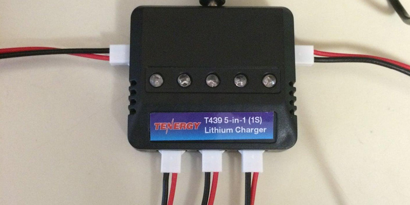 Review of Tenergy T439 5 in 1 Charger with Lithium RC Batteries