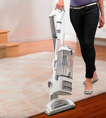 Review of Shark NV356E Navigator Lift-Away Professional Upright Vacuum Cleaners
