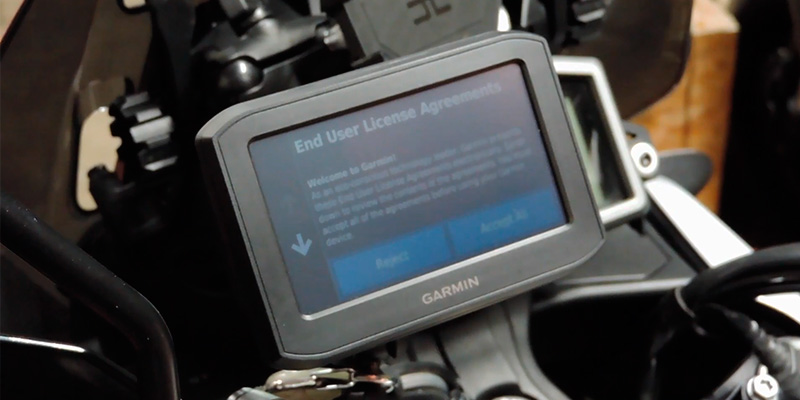 Review of Garmin Zumo 396LMT-S Motorcycle GPS Navigator Bundle
