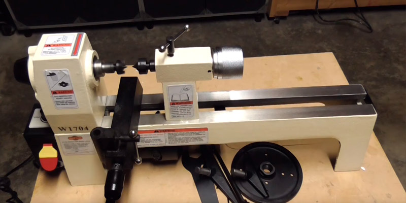 Detailed review of Shop Fox W1704 Benchtop Lathe