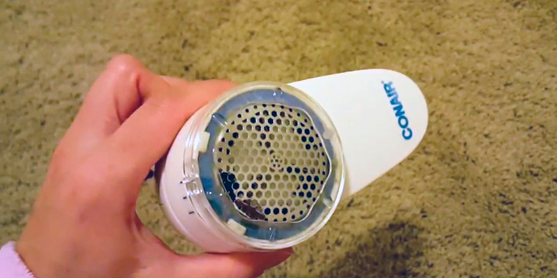 Review of Conair Battery Operated Fabric Defuzzer - Shaver