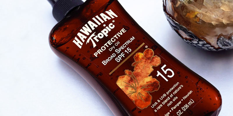 Review of Hawaiian Tropic Protective Broad Spectrum Sun Care Sunscreen Spray