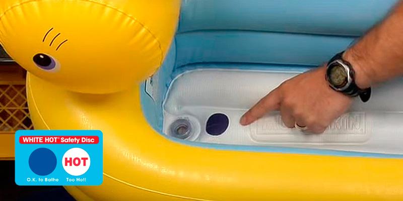 Munchkin Duck Inflatable Tub in the use