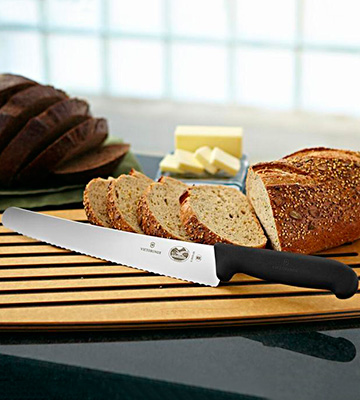 Review of Victorinox 10-1/4 Serrated Bread Knife with Fibrox Handle