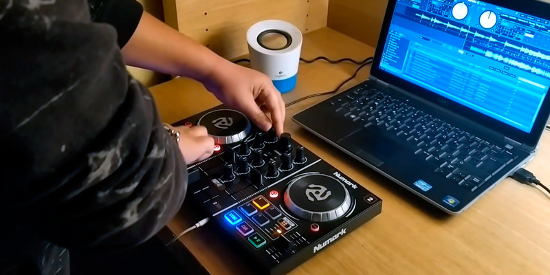 Numark Party Mix DJ Controller (DJ Lights Built-in Light Show) in the use