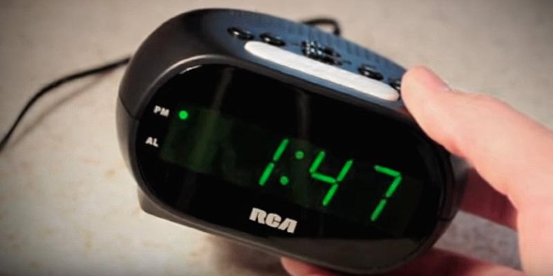 Detailed review of RCA RCD20 Digital Alarm Clock with Night Light