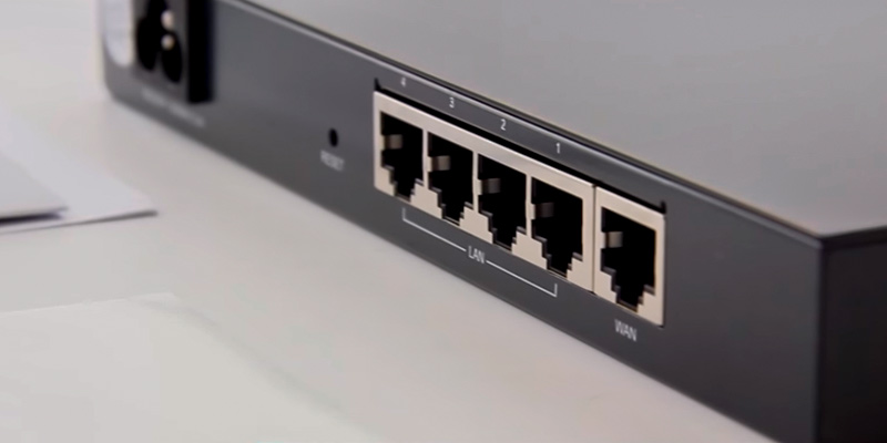 TP-LINK TL-R600VPN Gigabit VPN Router in the use