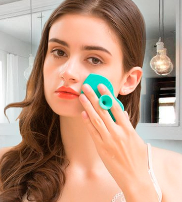 Review of AOMUU Silicone Facial Scrubber Brush