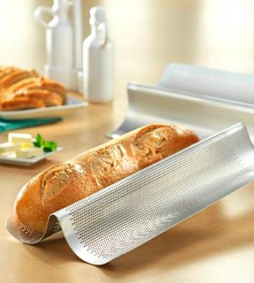 Review of Chicago Metallic 59610 French Bread Pan