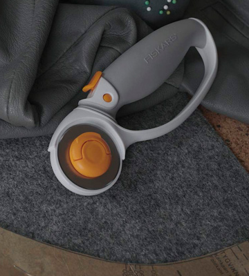 Review of Fiskars 195210-1001 Rotary Cutter