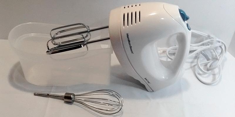 Hamilton Beach 62682RZ Hand Mixer with Snap-On Case in the use