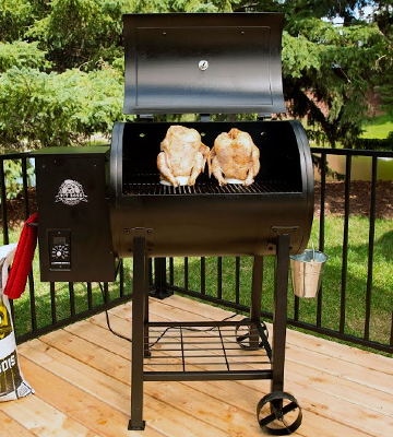 Review of Pit Boss Grills 700FB Pellet Grill