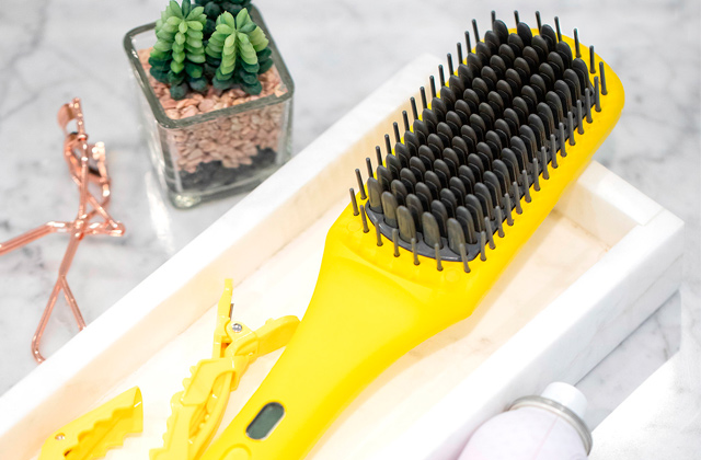 Best Straightening Brushes for Safe Styling  