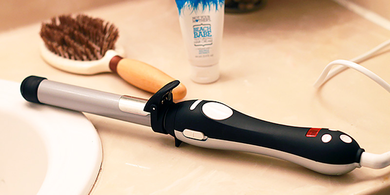 Beachwaver Co. S1 Rotating Curling Iron in the use