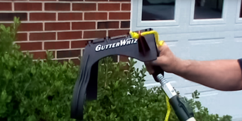 Review of GutterWhiz CECOMINOD071235 Gutter Cleaning Tool