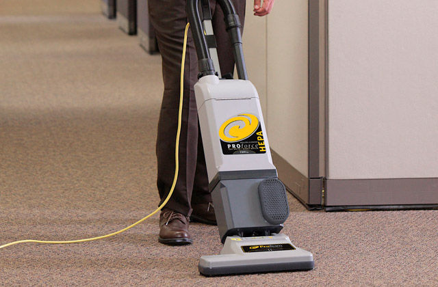 Comparison of Canister and Upright Commercial Vacuums