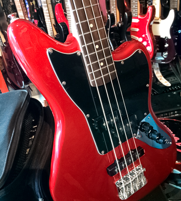 Review of Fender 0328800509 Modified Special Jaguar Bass