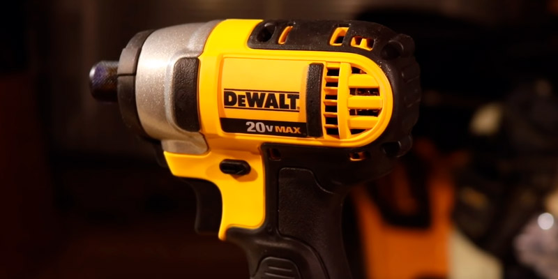 Detailed review of DEWALT DCF883M2 20-volt MAX Lithium Ion 3/8" with Hog Ring