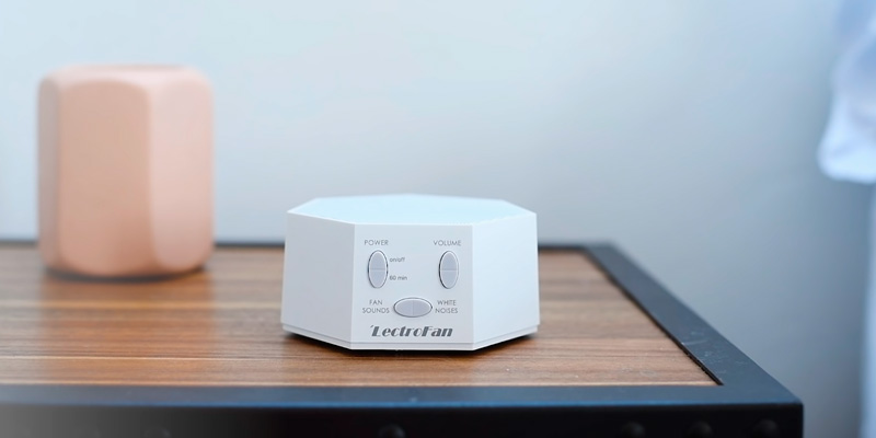 Detailed review of Adaptive Sound Technologies LectroFan High Fidelity White Noise Sound Machine