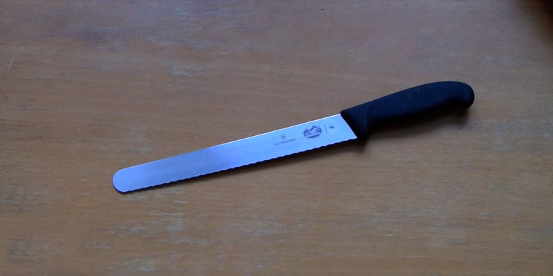 Review of Victorinox 10-1/4" Serrated Bread Knife with Fibrox Handle