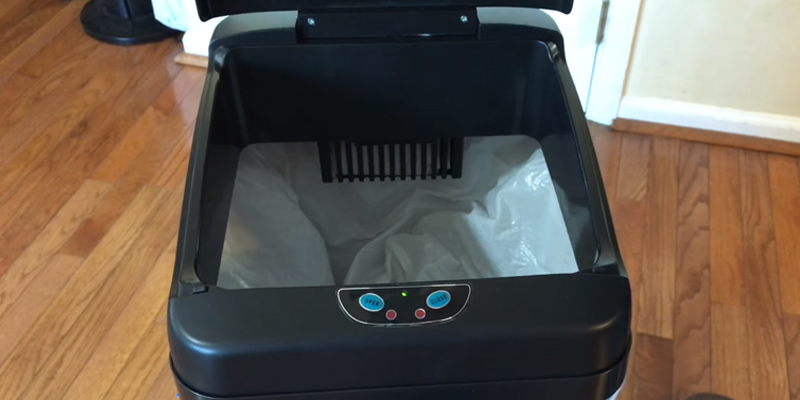 Review of iTouchless DZT13/IT13CB Automatic Trash Can with Odor Control System