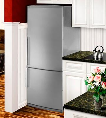 Review of Summit FFBF285SSIM Counter-Depth Bottom-Freezer Refrigerator